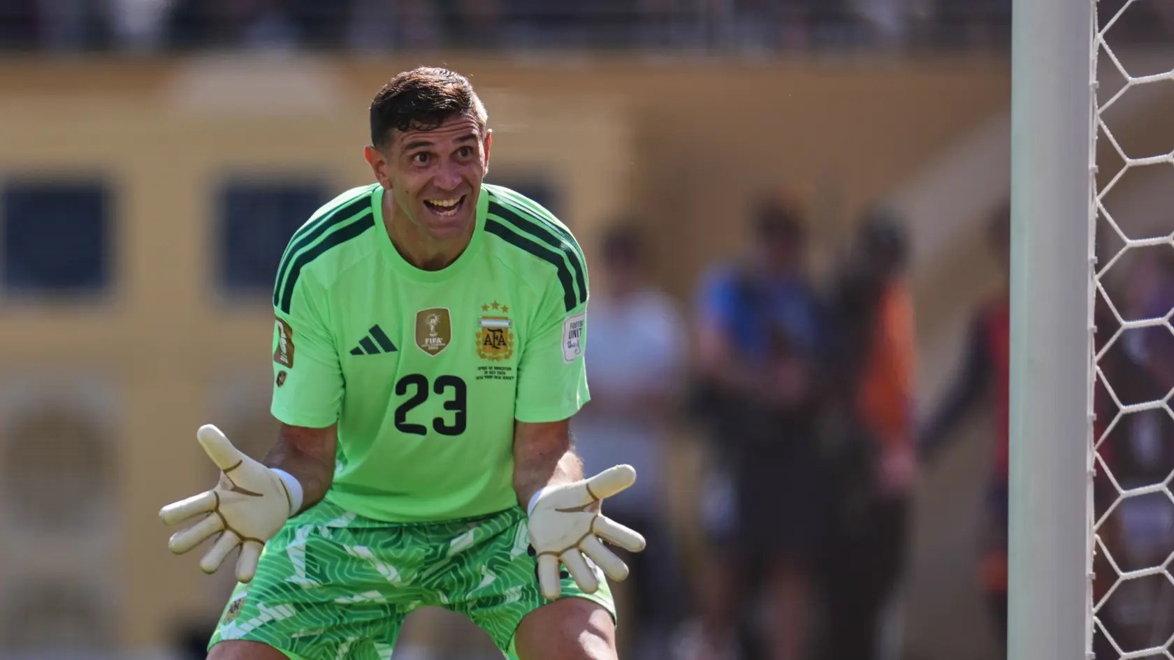 KK46 East Rutherford - Argentínsky brankár Emiliano Martinez reaguje počas finálového zápasu Španielsko - Argentína na majstrovstvách sveta vo futbale v americkom meste East Rutherford 19. júla 2026. FOTO TASR/AP
Argentina goalkeeper Emiliano Martinez (23) reacts to play during the World Cup final soccer match between Spain and Argentina in East Rutherford, N.J., near New York, Sunday, July 19, 2026. (AP Photo/Abbie Parr)