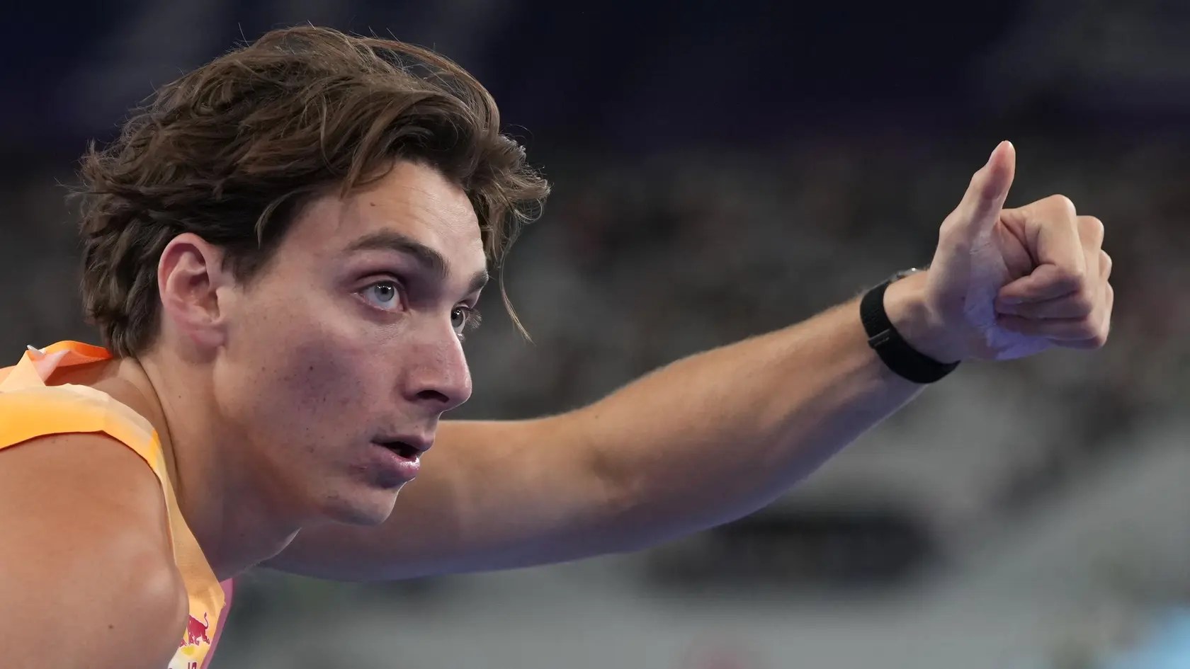 KK53 Šanghaj - Švédsky atlét Armand Duplantis sa teší po skoku o žrdi na sobotňajšom mítingu Diamantovej ligy v Šanghaji 16. mája 2026. FOTO TASR/AP
Armand Duplantis, of Sweden gestures after completing in his men's pole vault at the Shanghai/Keqiao meet of Wanda Diamond League in Keqiao, Shaoxing city in eastern China's Zhejiang province, Saturday, May 16, 2026. (AP Photo/Ng Han Guan)